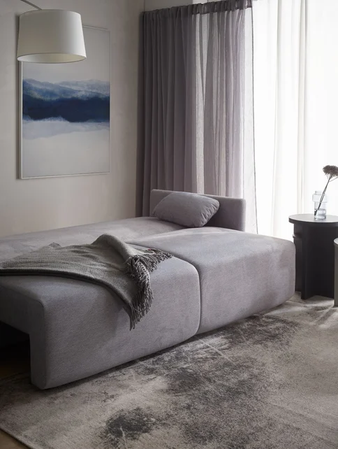 wąska sofa